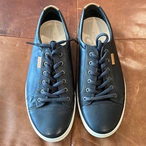 Ecco dark navy/black sneakers. Perfect for dressing up or down.